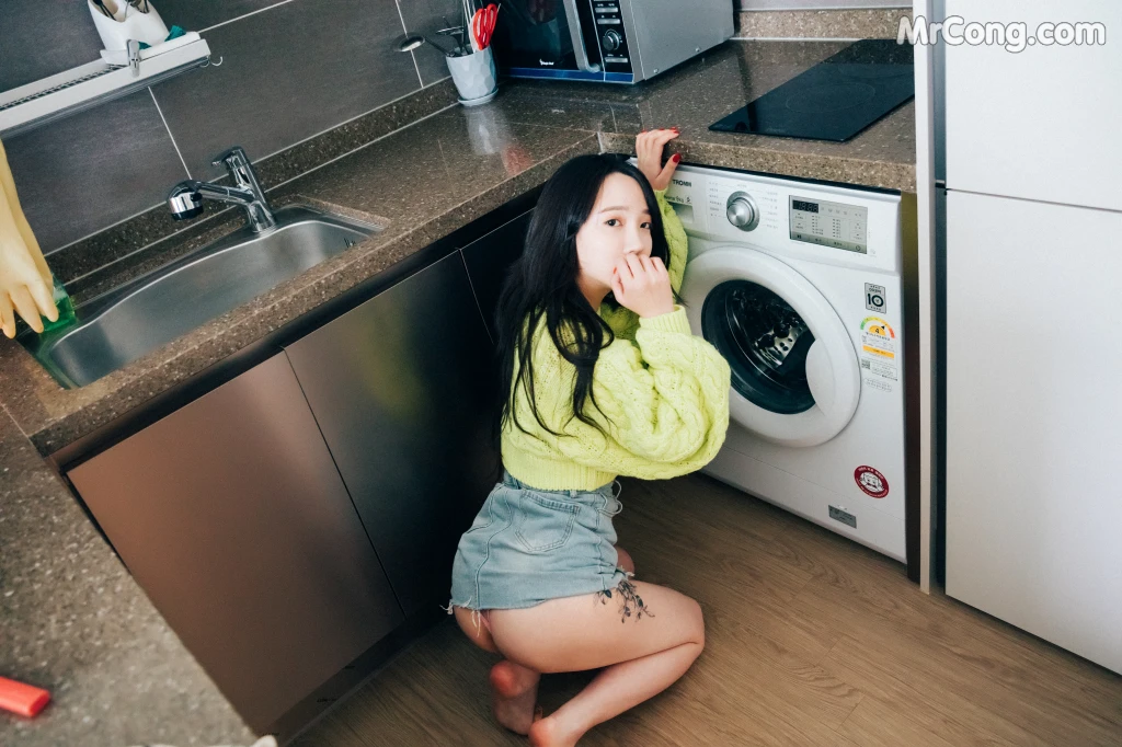 [Loozy] Son Ye-Eun (손예은): Travel Partner (122 photos)