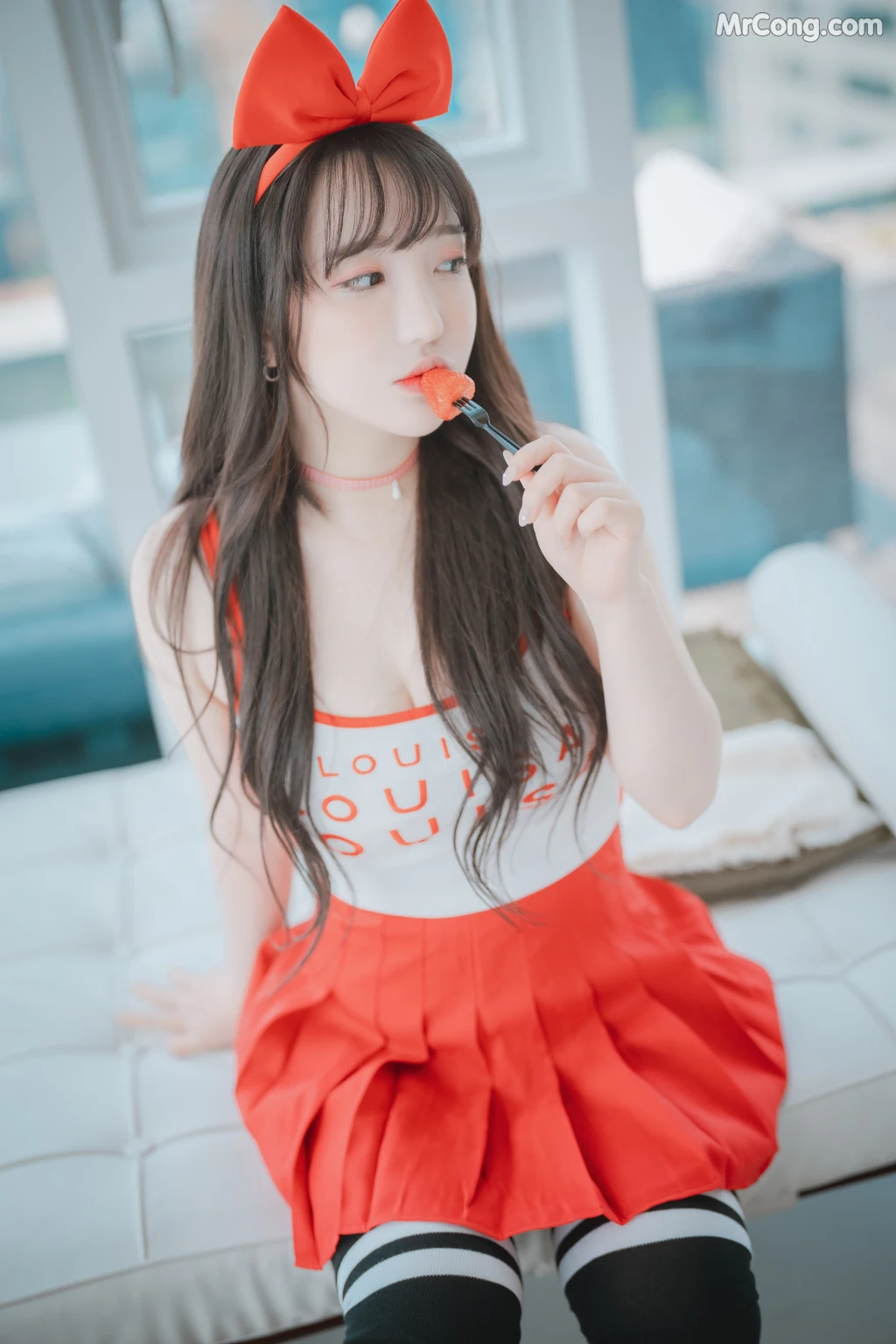 DJAWA Photo – Son Ye-Eun (손예은): “Strawbeery Girl” (152 photos)