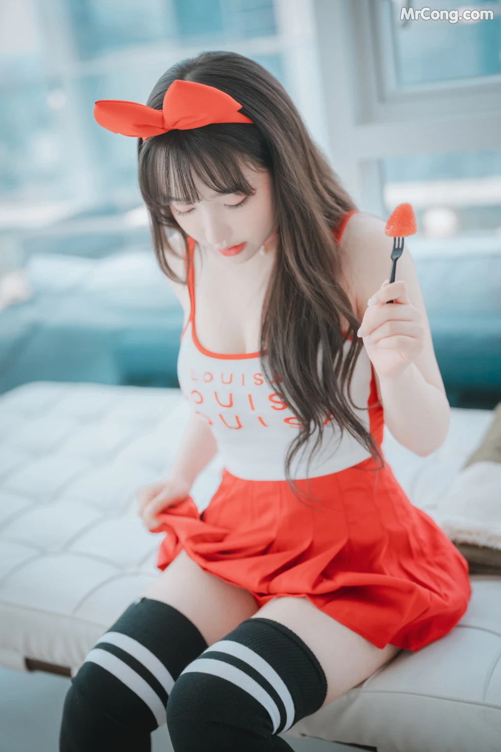 DJAWA Photo – Son Ye-Eun (손예은): “Strawbeery Girl” (152 photos)