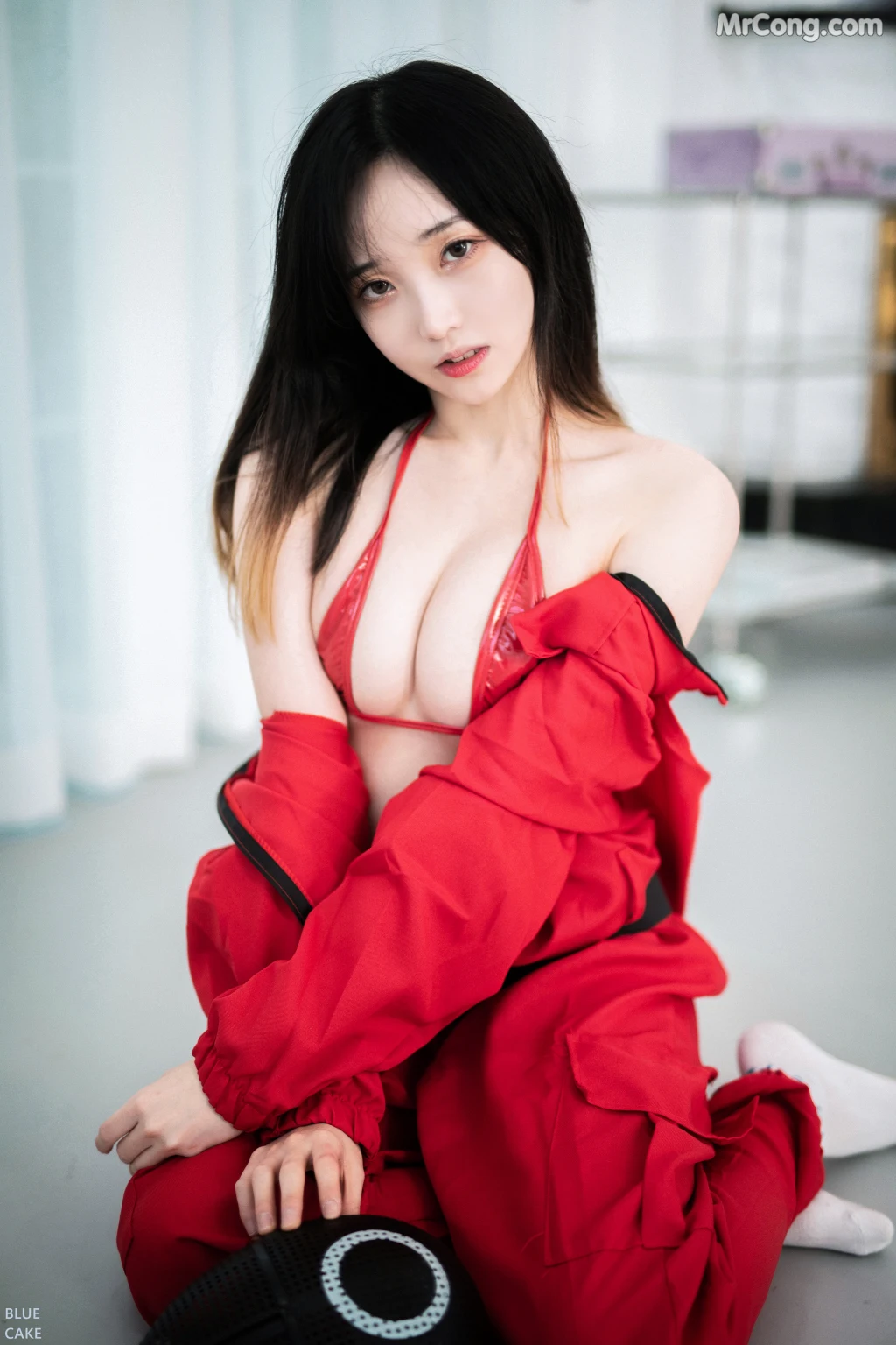 [BLUECAKE] Bambi (밤비) & Son Ye-Eun (손예은): Play Game (124 photos)