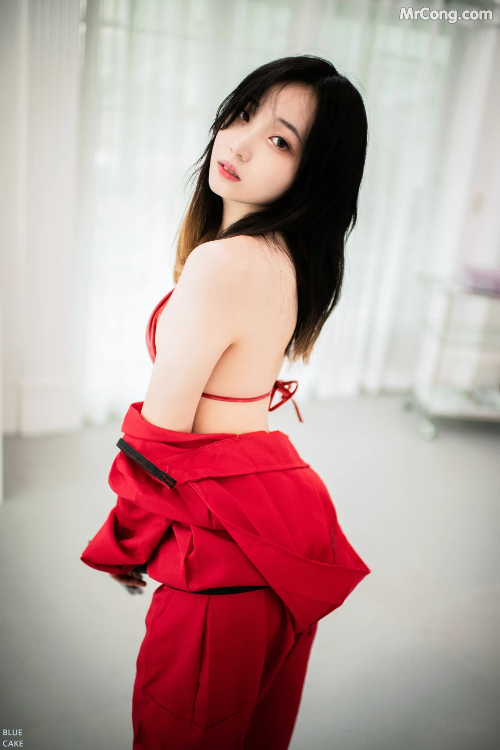 [BLUECAKE] Bambi (밤비) & Son Ye-Eun (손예은): Play Game (124 photos) – Page 2