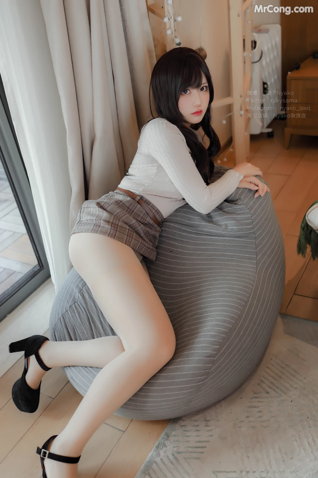 Coser@Nyako喵子: 人妻本 (87 photos + 1 video) – Page 2