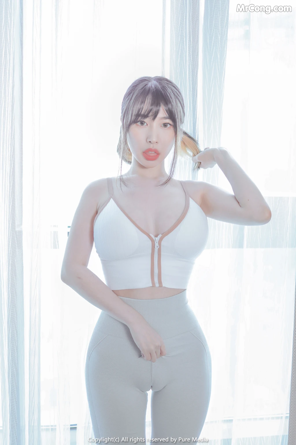 Pure Media Vol.103: Uhye (이유혜) (103 photos)