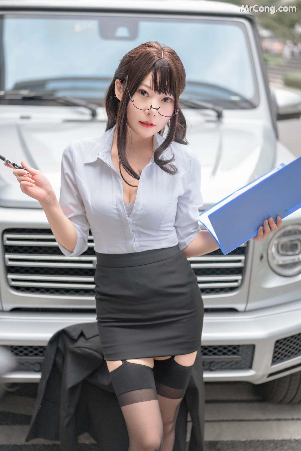 Coser@香草喵露露 No.038: 丝袜西装 (25 photos)