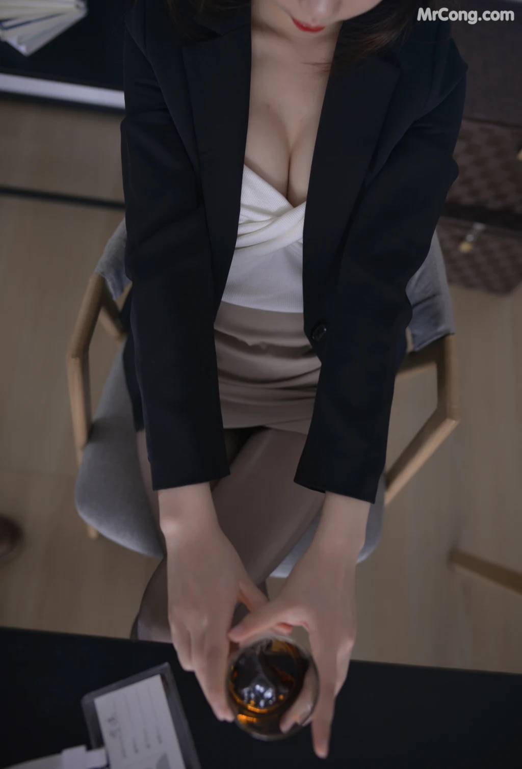 Coser@雪琪SAMA Vol.051: OL后辈出差第一天 (66 photos + 4 videos) – Page 7