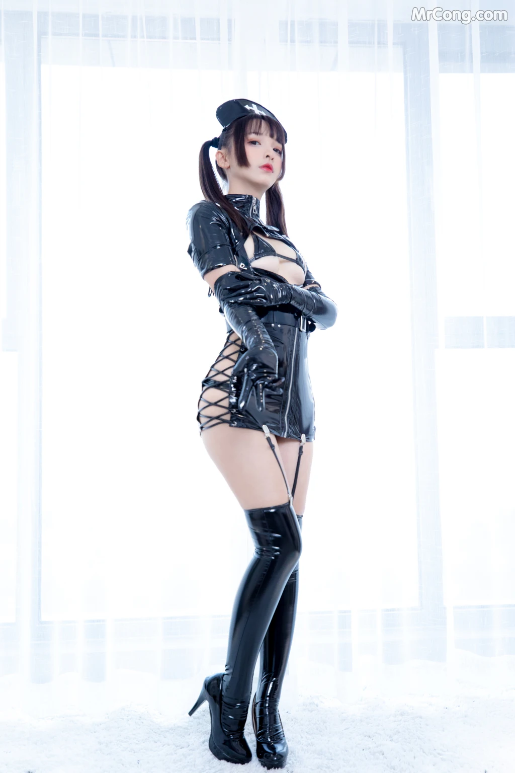 Coser@神楽坂真冬 Vol.026: 暗黑护士 空気なし (150 photos)