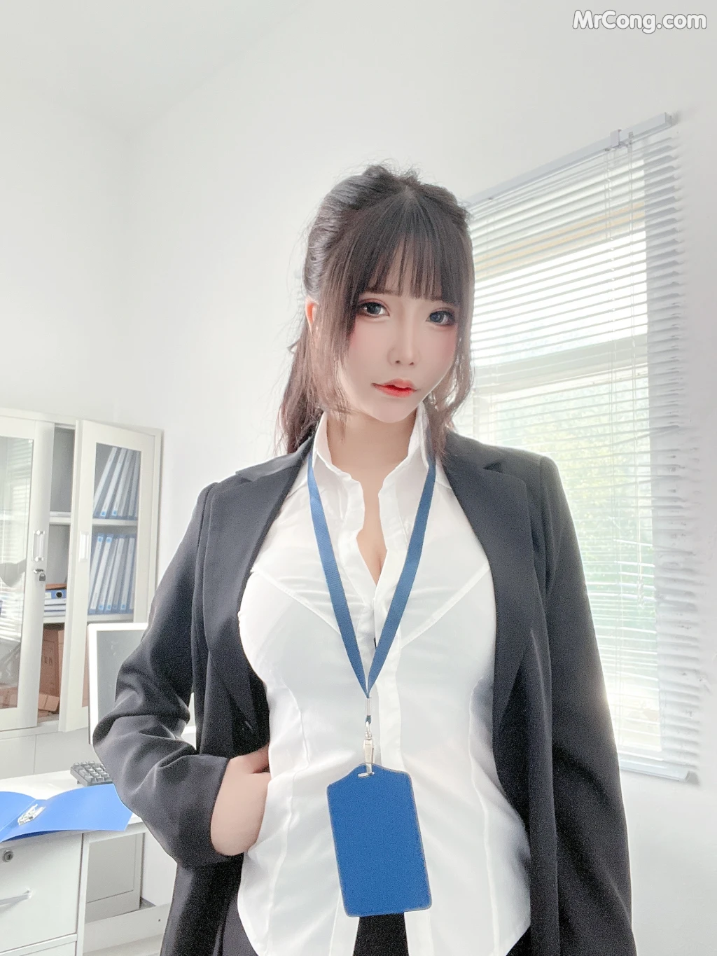 Coser@抱走莫子aa Vol.043: OL太太 (78 photos + 15 videos) – Page 2