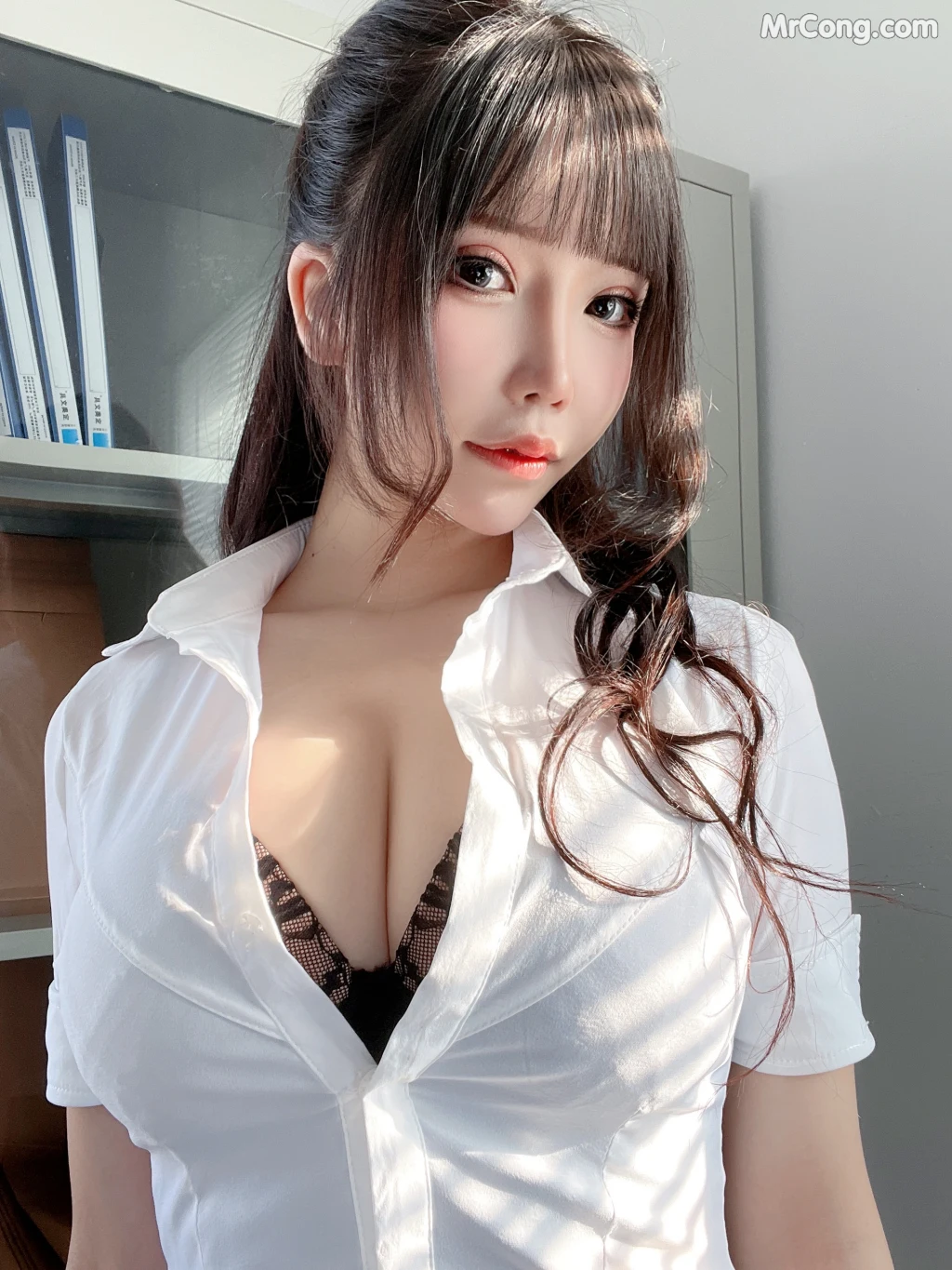 Coser@抱走莫子aa Vol.043: OL太太 (78 photos + 15 videos) – Page 2
