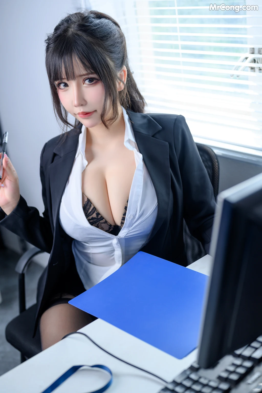 Coser@抱走莫子aa Vol.043: OL太太 (78 photos + 15 videos) – Page 4