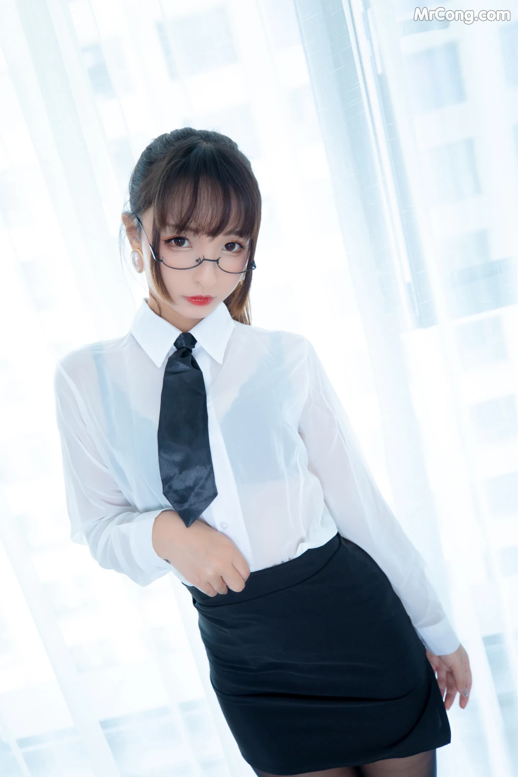 Coser@神楽坂真冬 Vol.029: 白色办公室 ホワイトオフィス (150 photos)