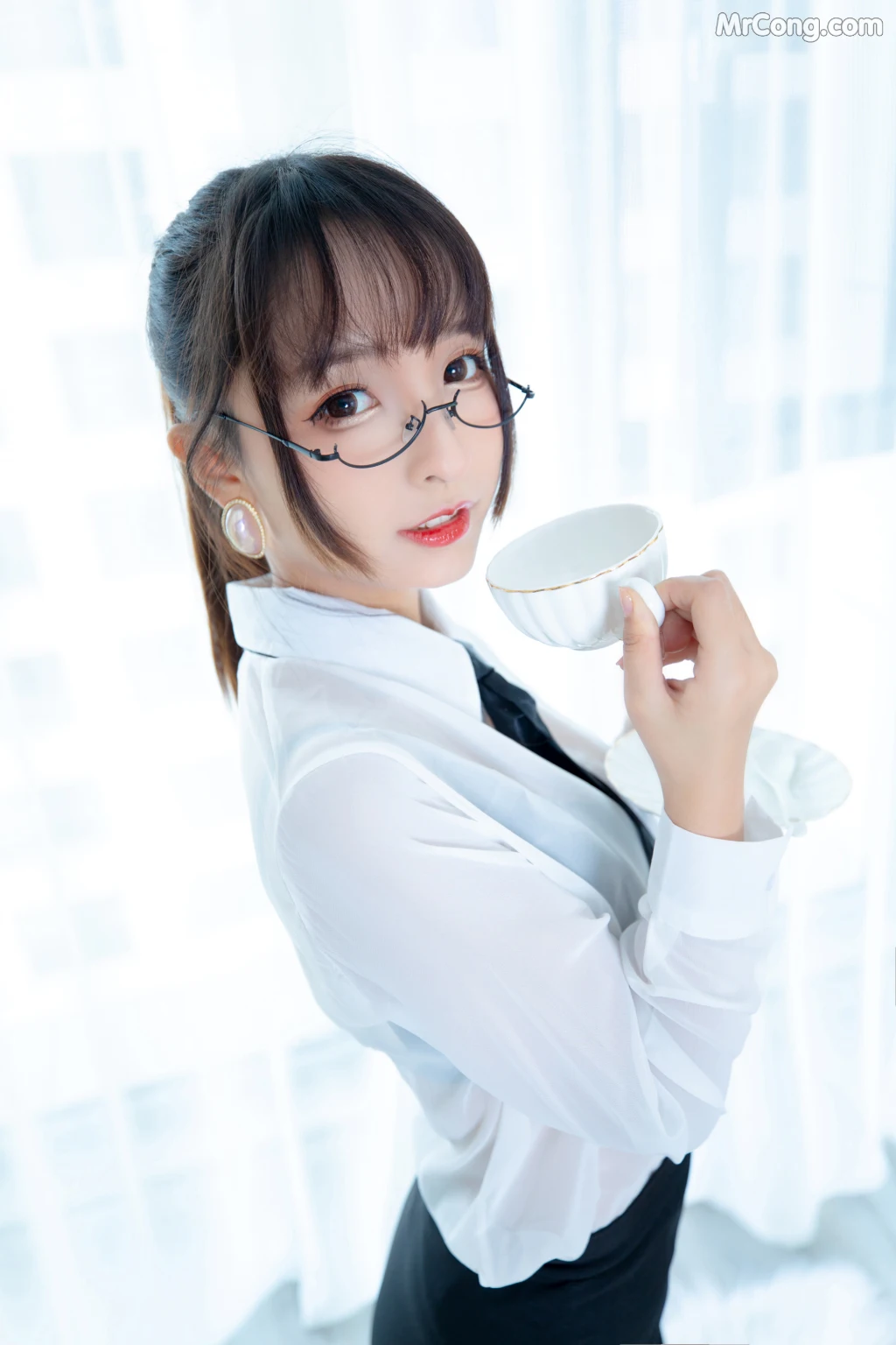 Coser@神楽坂真冬 Vol.029: 白色办公室 ホワイトオフィス (150 photos)