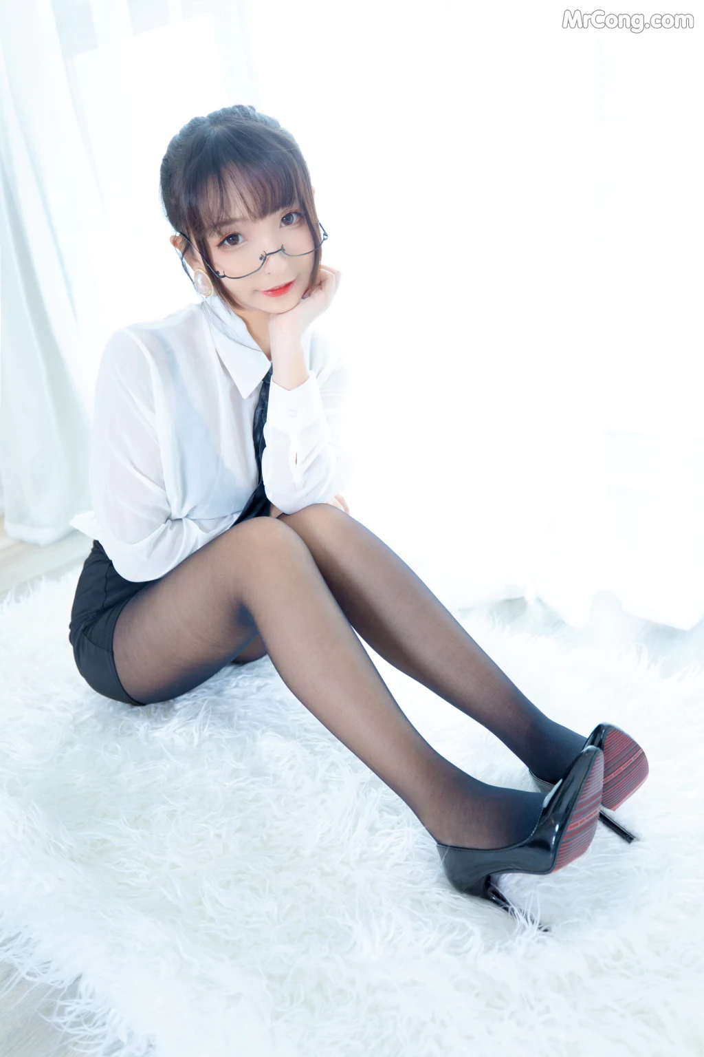 Coser@神楽坂真冬 Vol.029: 白色办公室 ホワイトオフィス (150 photos)