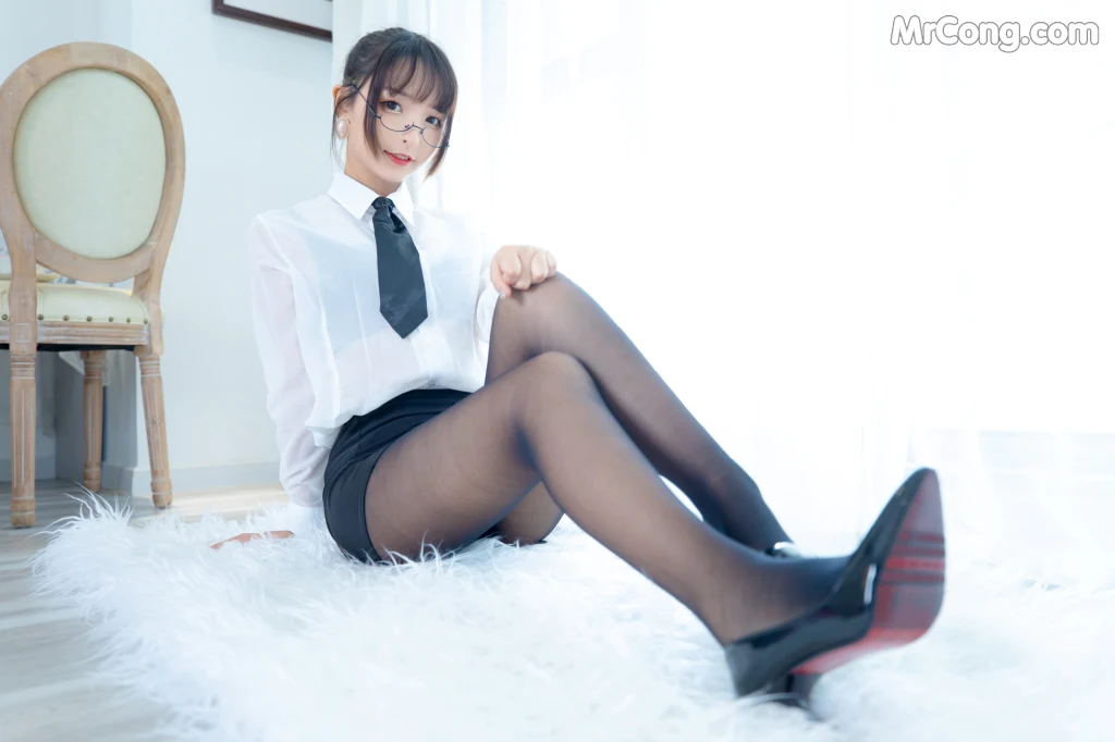 Coser@神楽坂真冬 Vol.029: 白色办公室 ホワイトオフィス (150 photos) – Page 2