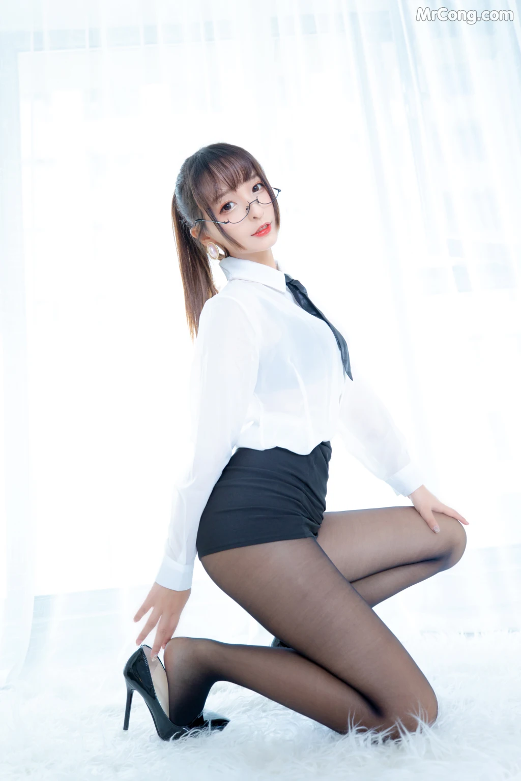 Coser@神楽坂真冬 Vol.029: 白色办公室 ホワイトオフィス (150 photos) – Page 2