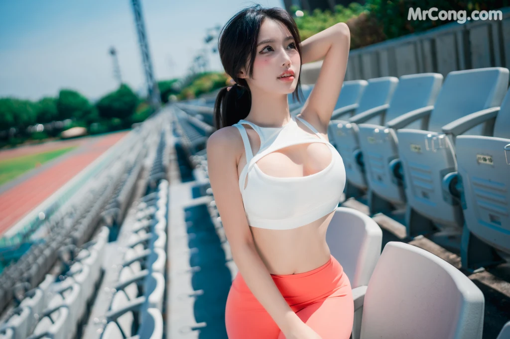 DJAWA Photo – Linda: “Loose and Tight: Coral + Fanta” (47 photos) – Page 2
