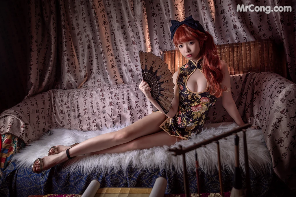 Coser@雯妹不讲道理 No.008: 低胸果足 (15 photos)