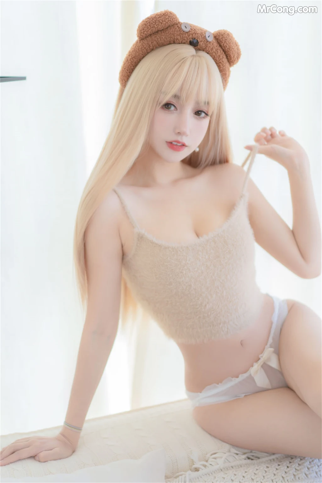 Coser@过期米线线喵 Vol.136: 小熊软糖 (66 photos)