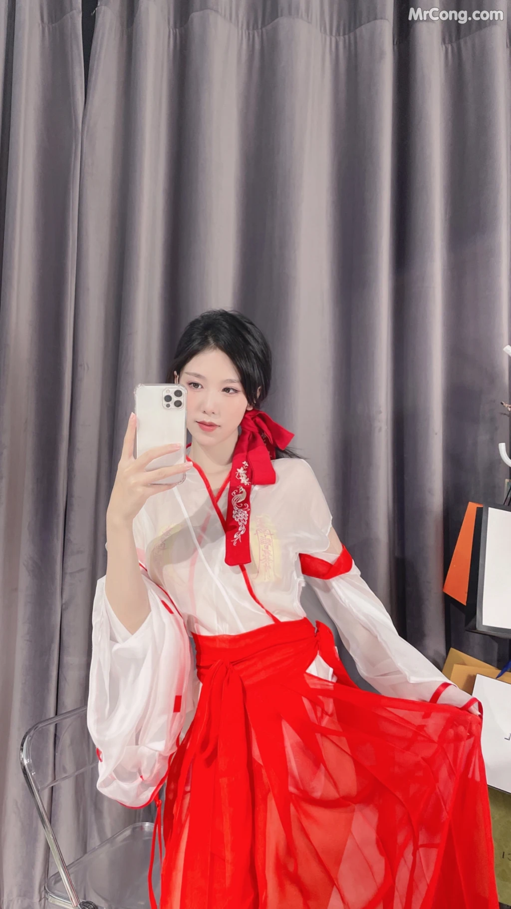 Coser@抖娘-利世 Vol.070: 驱邪师 (23 photos + 1 video) – Page 2