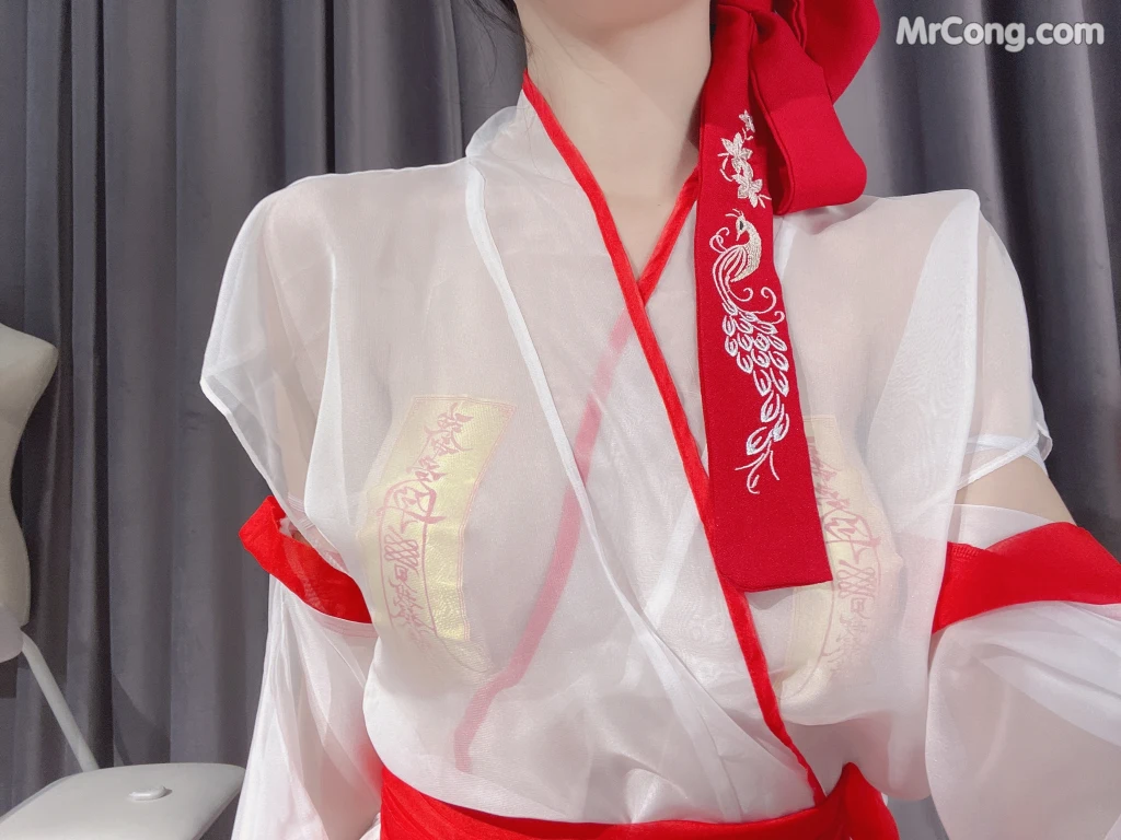 Coser@抖娘-利世 Vol.070: 驱邪师 (23 photos + 1 video) – Page 2