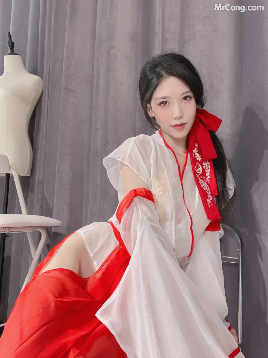 Coser@抖娘-利世 Vol.070: 驱邪师 (23 photos + 1 video) – Page 2