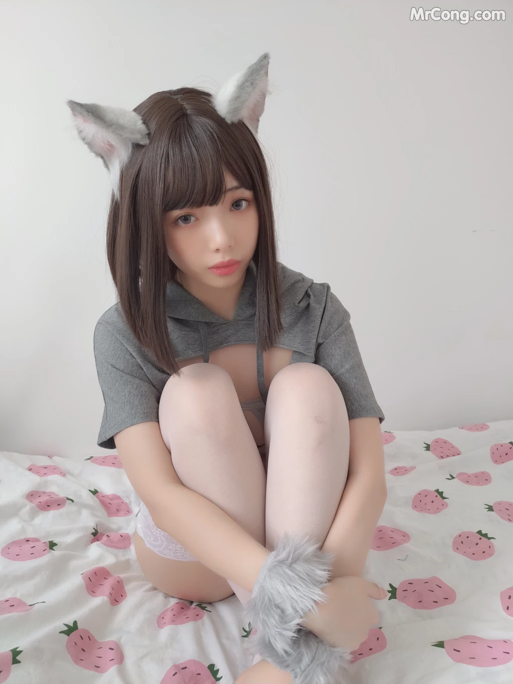 Coser@雯妹不讲道理 No.013: 灰色兽耳猫娘 (42 photos + 1 video) – Page 2