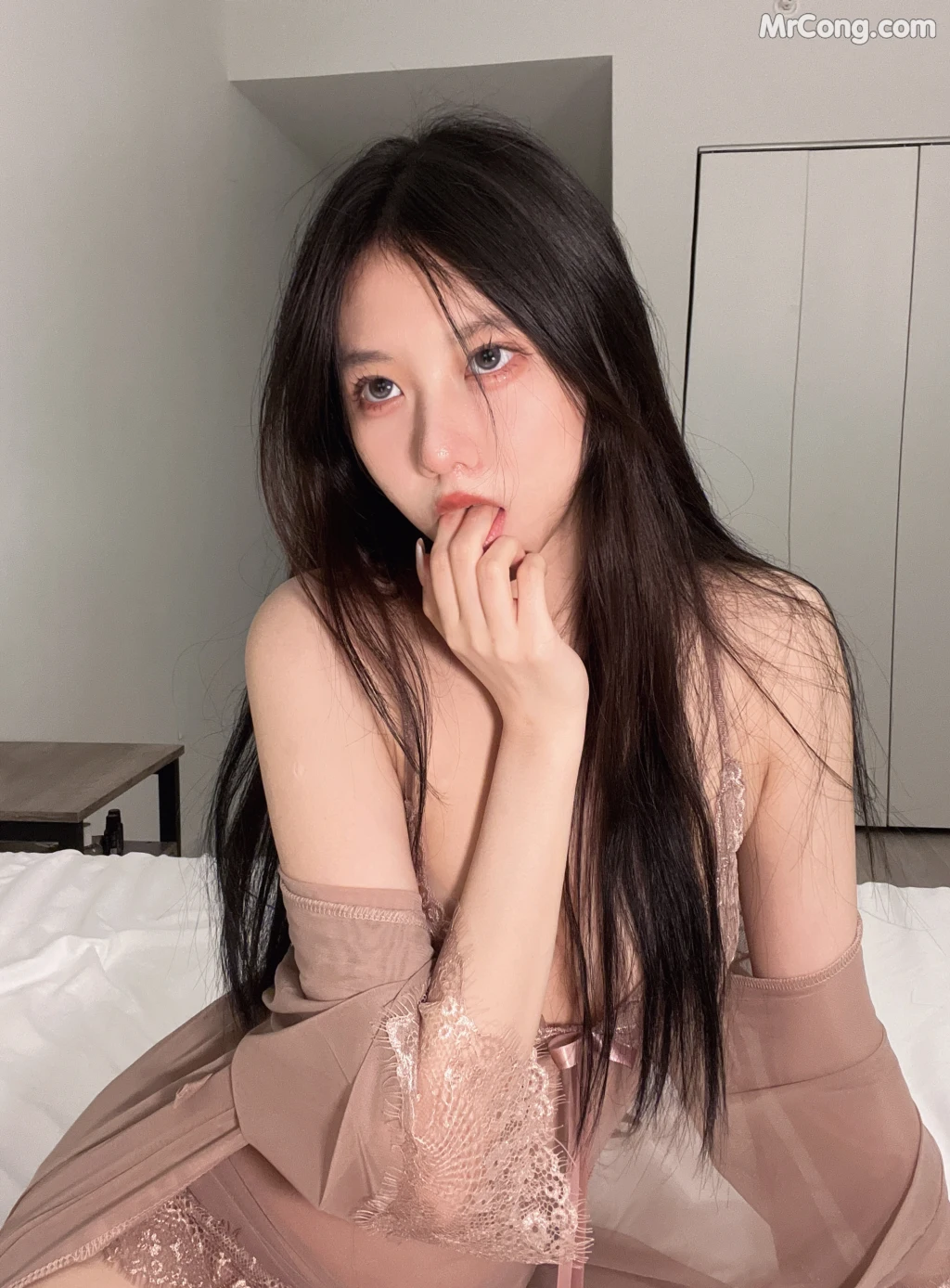 Coser@果咩酱w Vol.033: 入夜 (45 photos + 3 videos)