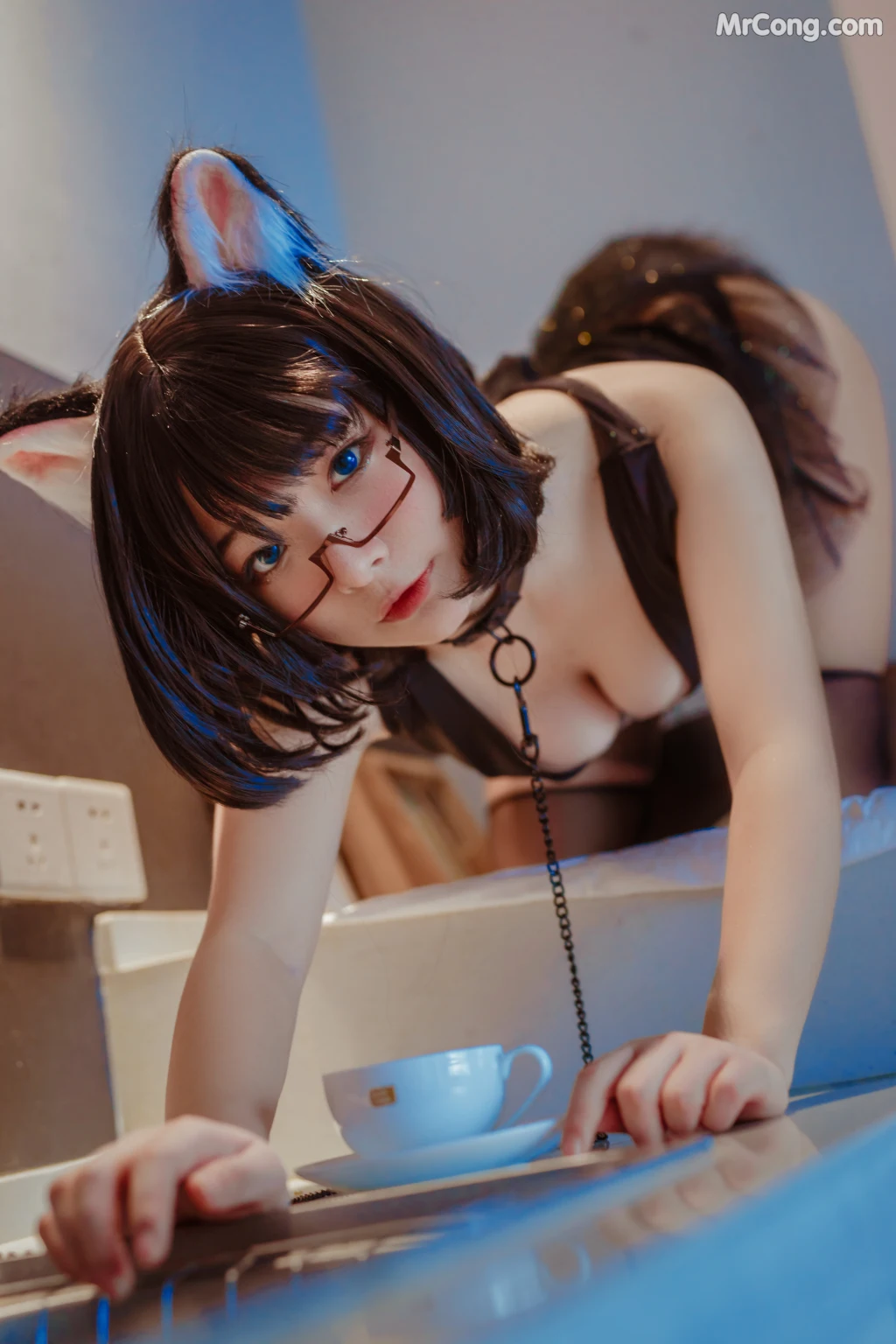 Coser@yuuhui玉汇 No.001: 猫猫头黑裙子 (10 photos)