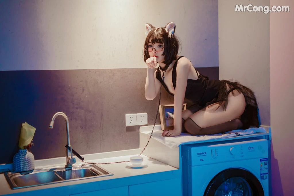 Coser@yuuhui玉汇 No.001: 猫猫头黑裙子 (10 photos)