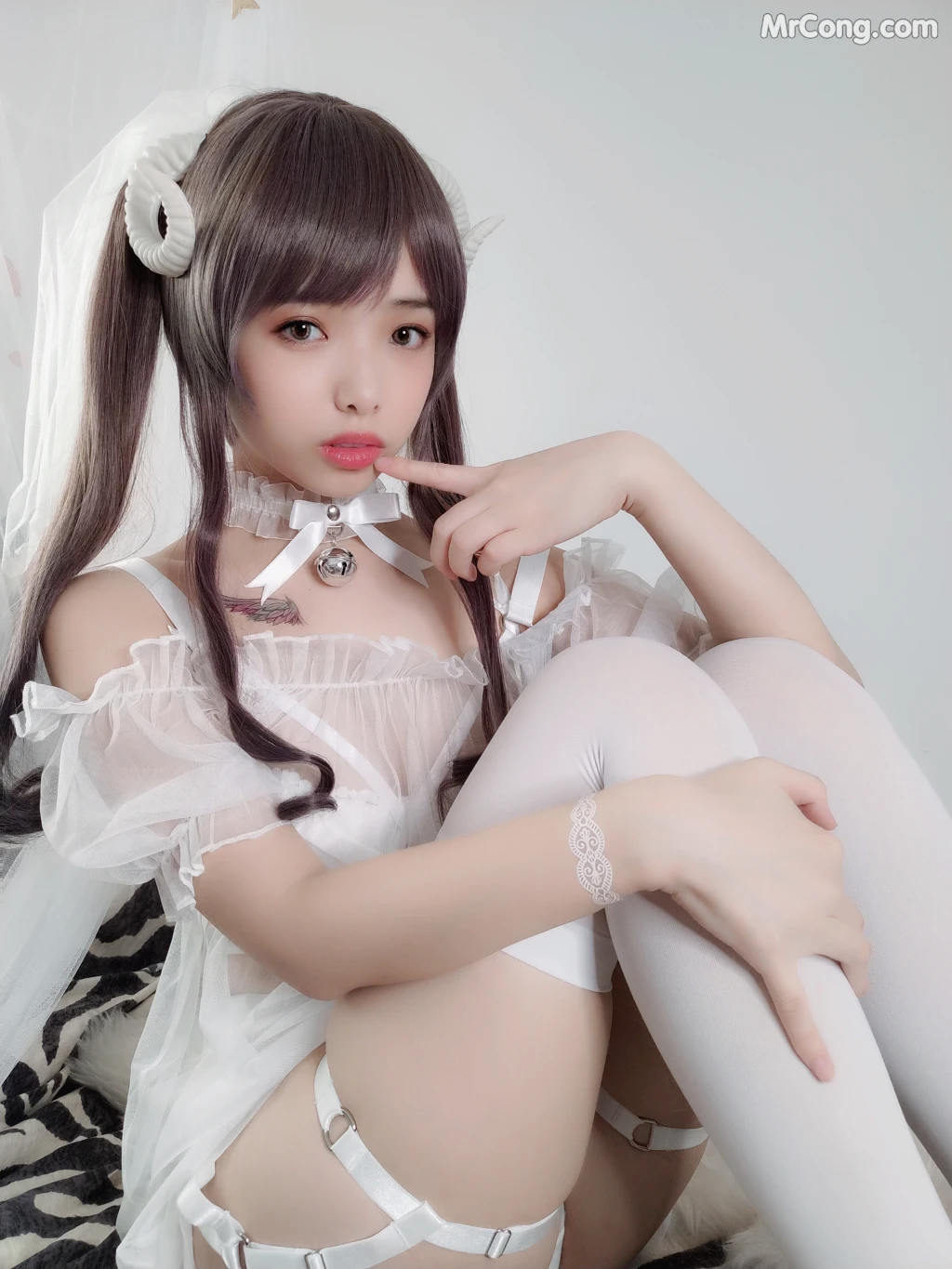 Coser@雯妹不讲道理 No.016: 绵羊白色绑带 (42 photos + 4 videos) – Page 2