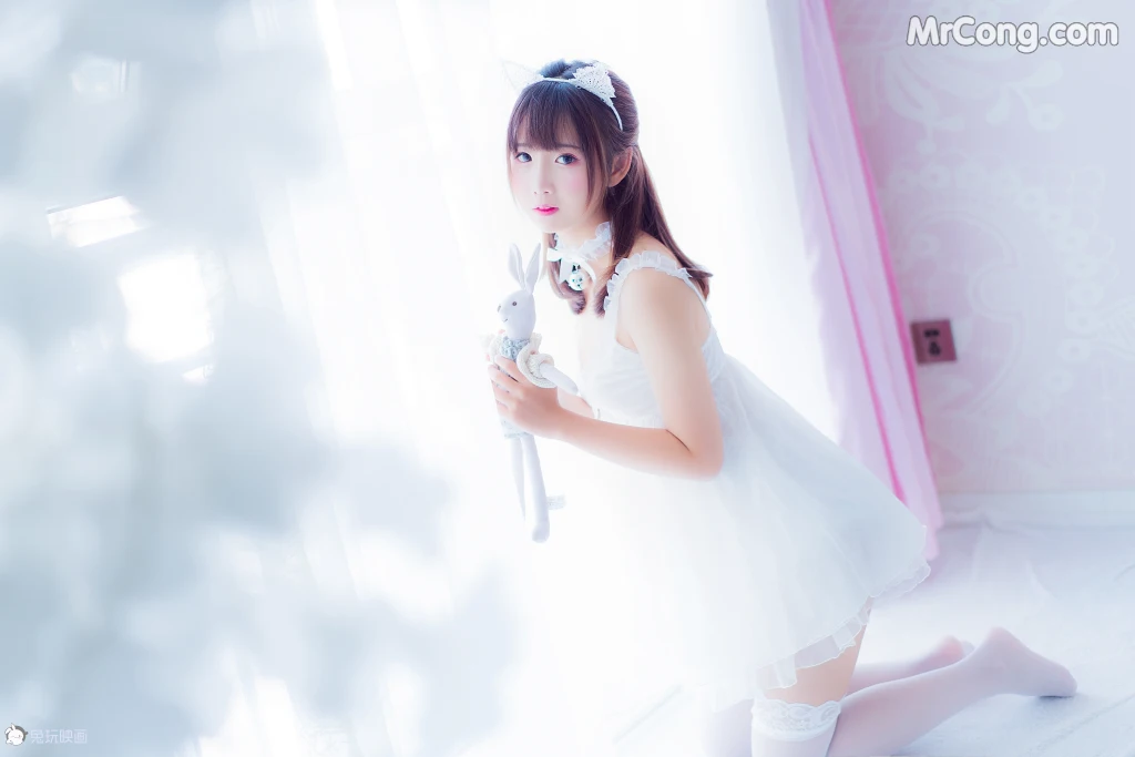 Cosplay@兔玩映画 Vol.013: 吊带睡衣 (50 photos)