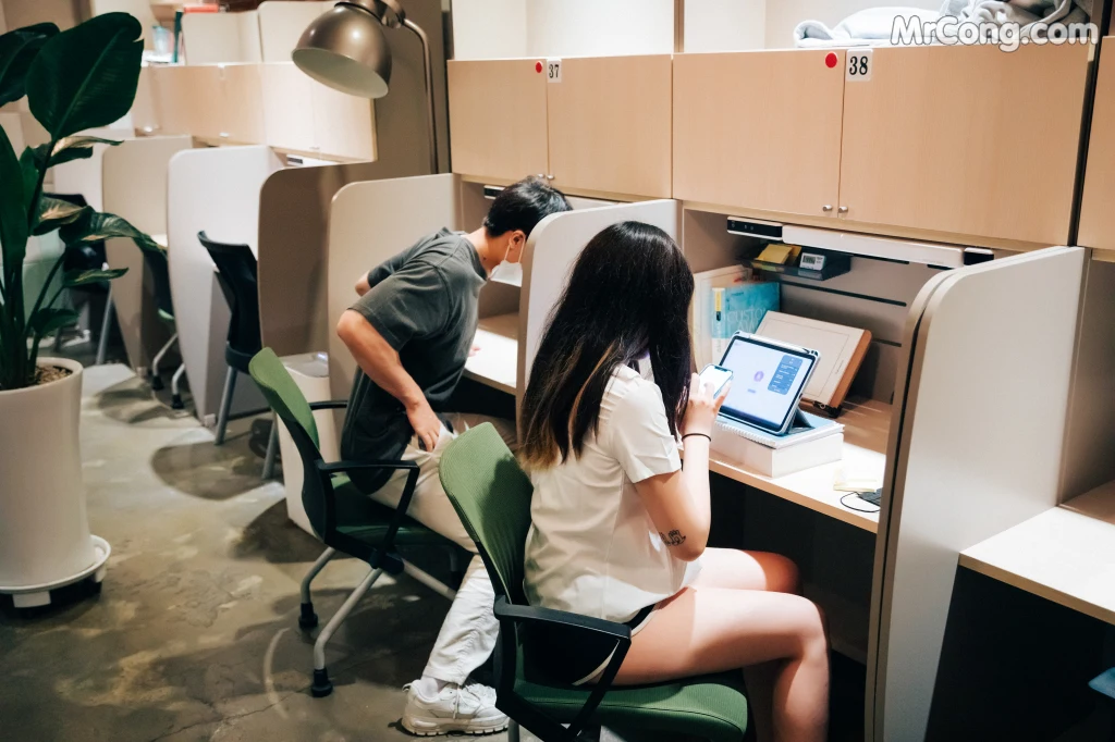 [Loozy] Sonson (손손): Reading Room + S.ver (137 photos)