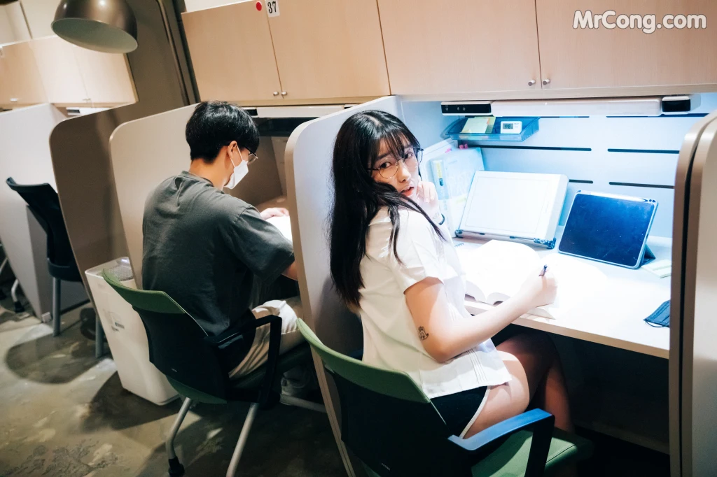 [Loozy] Sonson (손손): Reading Room + S.ver (137 photos) – Page 3