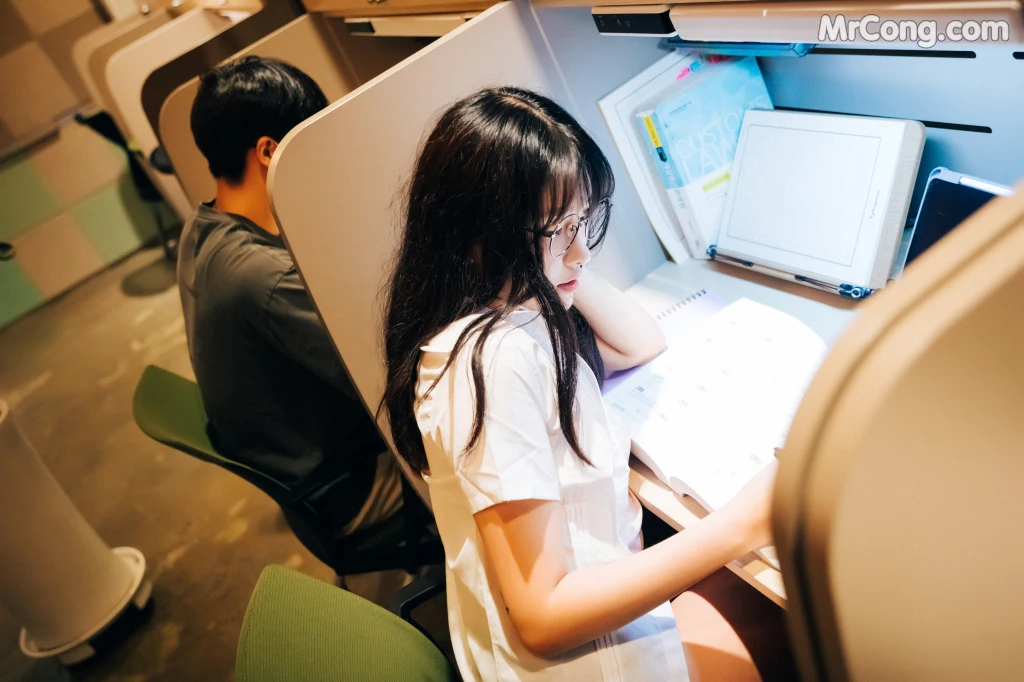[Loozy] Sonson (손손): Reading Room + S.ver (137 photos) – Page 3