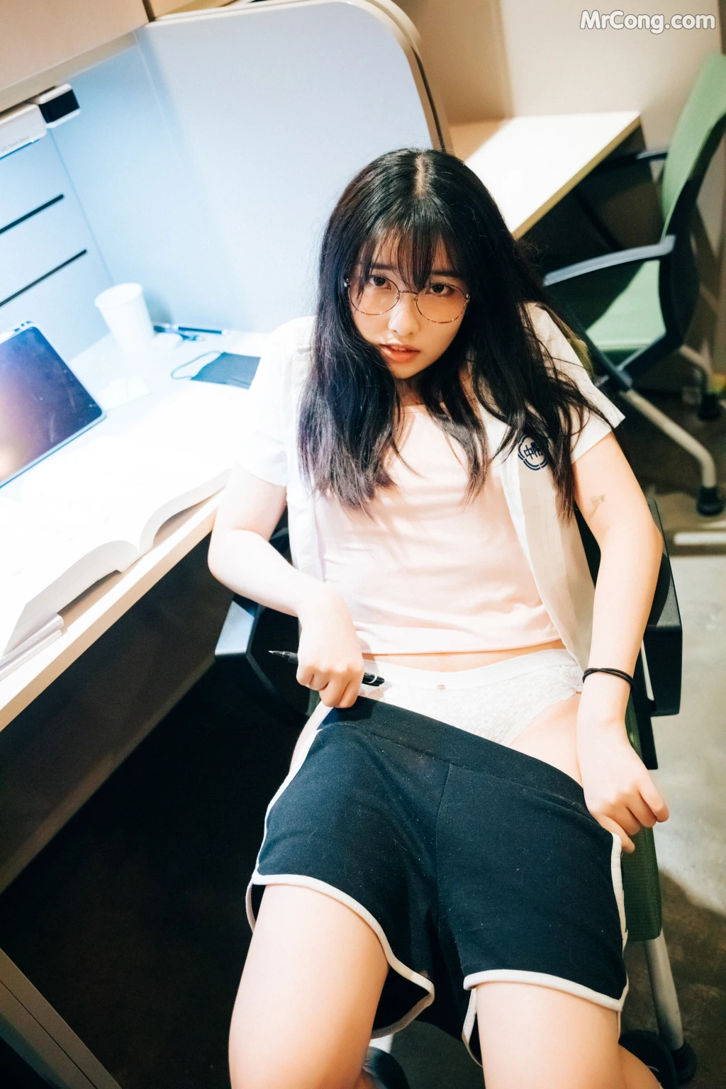 [Loozy] Sonson (손손): Reading Room + S.ver (137 photos) – Page 3