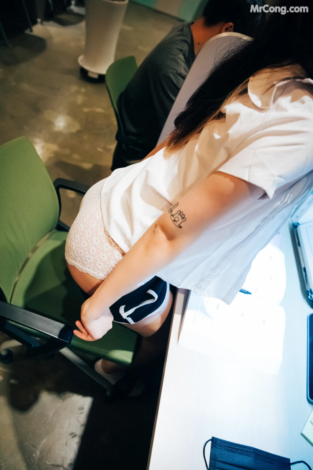 [Loozy] Sonson (손손): Reading Room + S.ver (137 photos) – Page 4
