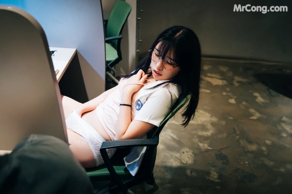[Loozy] Sonson (손손): Reading Room + S.ver (137 photos) – Page 5