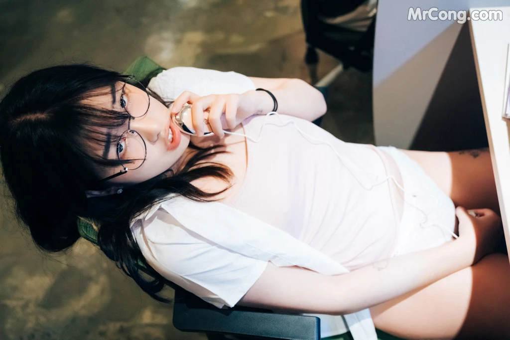 [Loozy] Sonson (손손): Reading Room + S.ver (137 photos) – Page 6