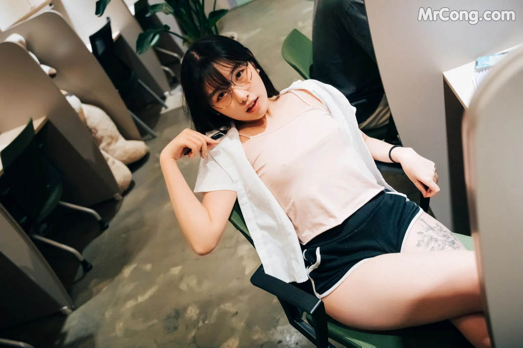 [Loozy] Sonson (손손): Reading Room + S.ver (137 photos) – Page 7