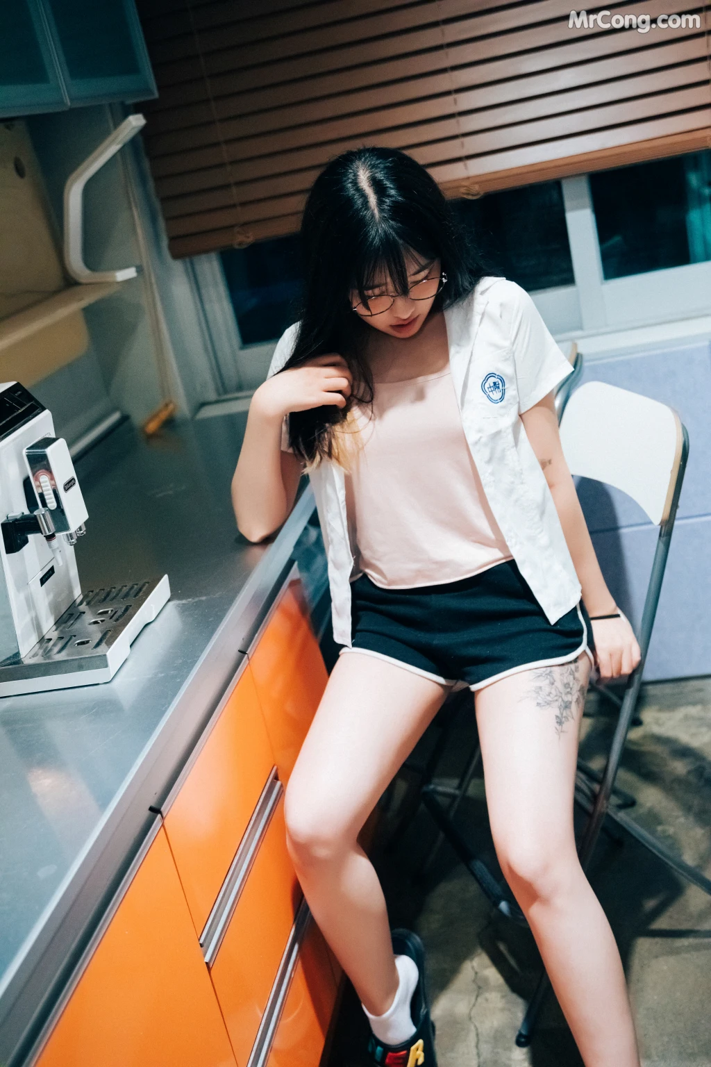 [Loozy] Sonson (손손): Reading Room + S.ver (137 photos) – Page 7