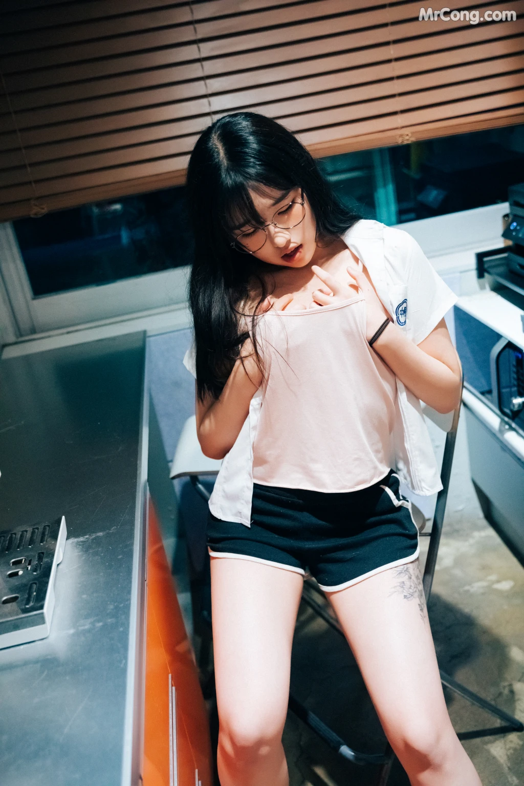 [Loozy] Sonson (손손): Reading Room + S.ver (137 photos) – Page 7