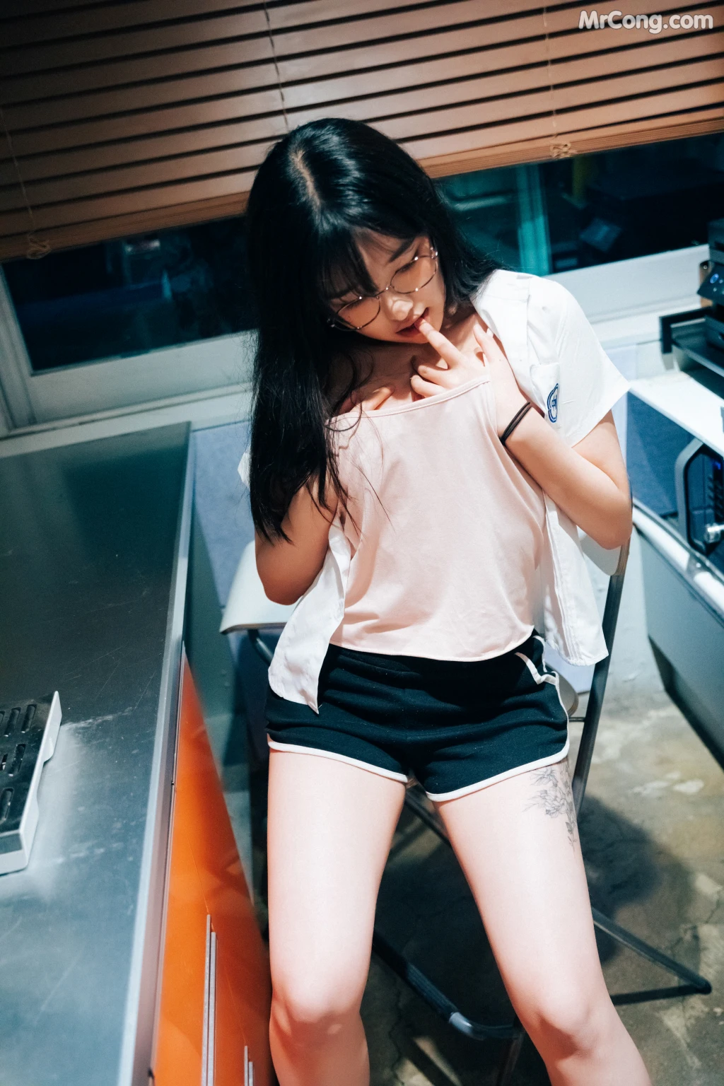 [Loozy] Sonson (손손): Reading Room + S.ver (137 photos) – Page 7