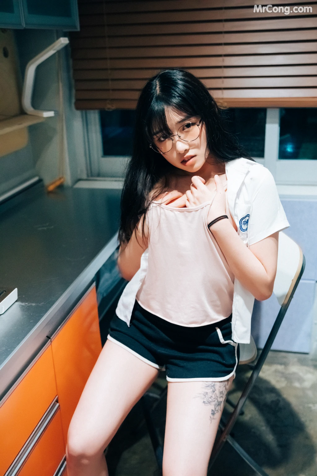 [Loozy] Sonson (손손): Reading Room + S.ver (137 photos) – Page 8