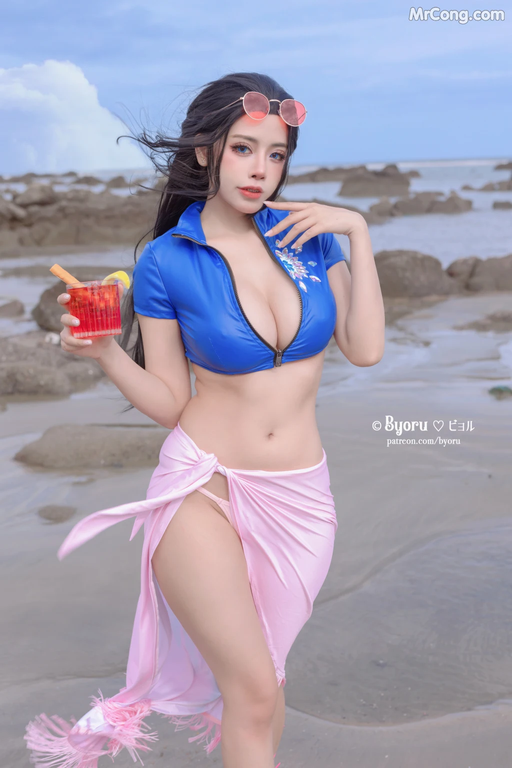 Coser@Byoru: Nico Robin (30 photos)