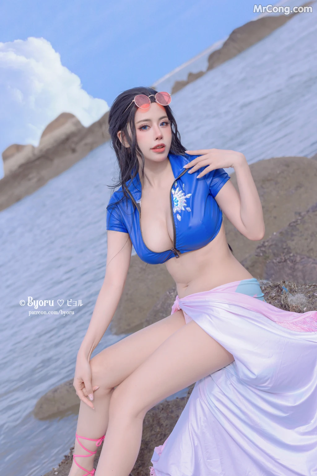Coser@Byoru: Nico Robin (30 photos)