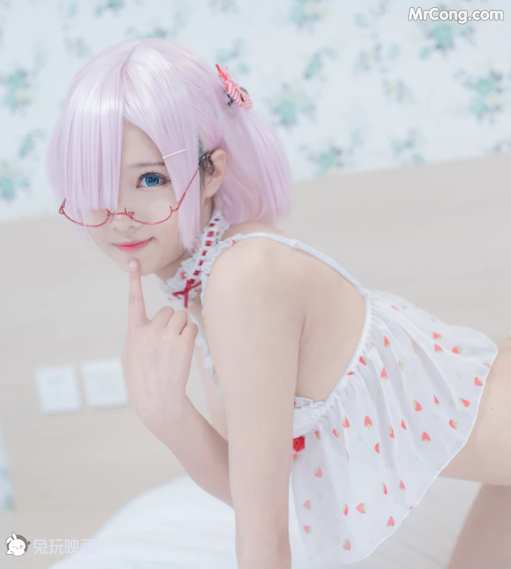 Cosplay@兔玩映画 Vol.016: 草莓裙 (42 photos)