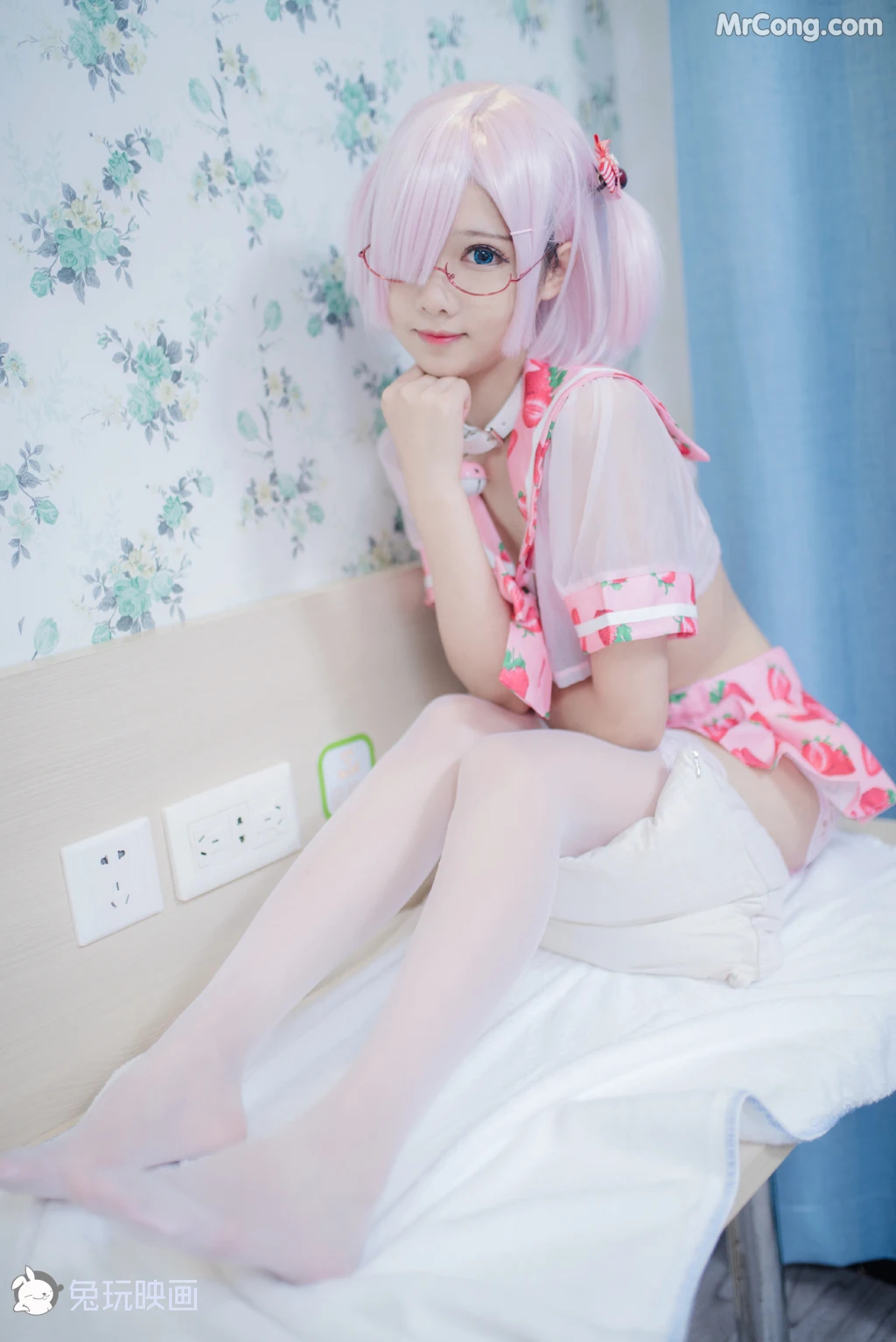 Cosplay@兔玩映画 Vol.016: 草莓裙 (42 photos) – Page 4