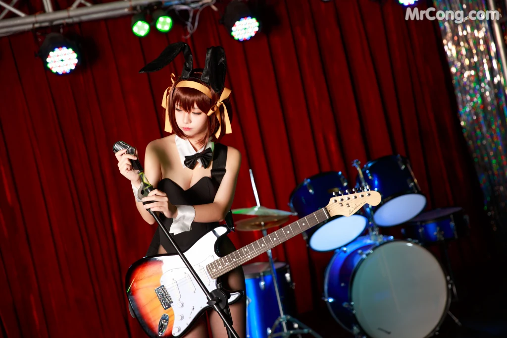 Coser@G44不会受伤 Vol.066: 凉宫 兔女郎 (17 photos)