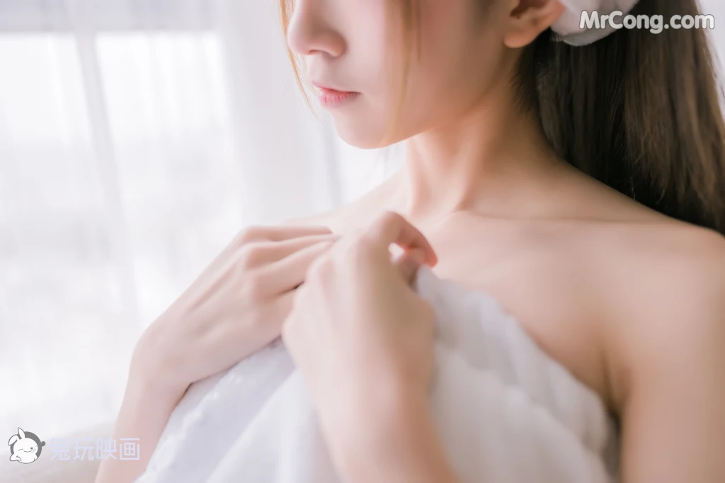 Cosplay@兔玩映画 Vol.019: 纯白浴巾 (44 photos)
