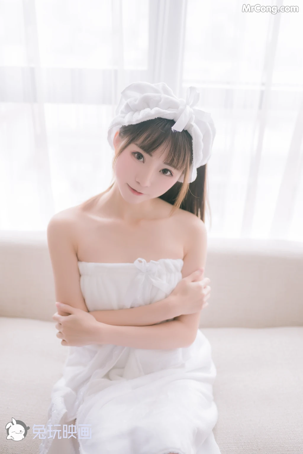 Cosplay@兔玩映画 Vol.019: 纯白浴巾 (44 photos)