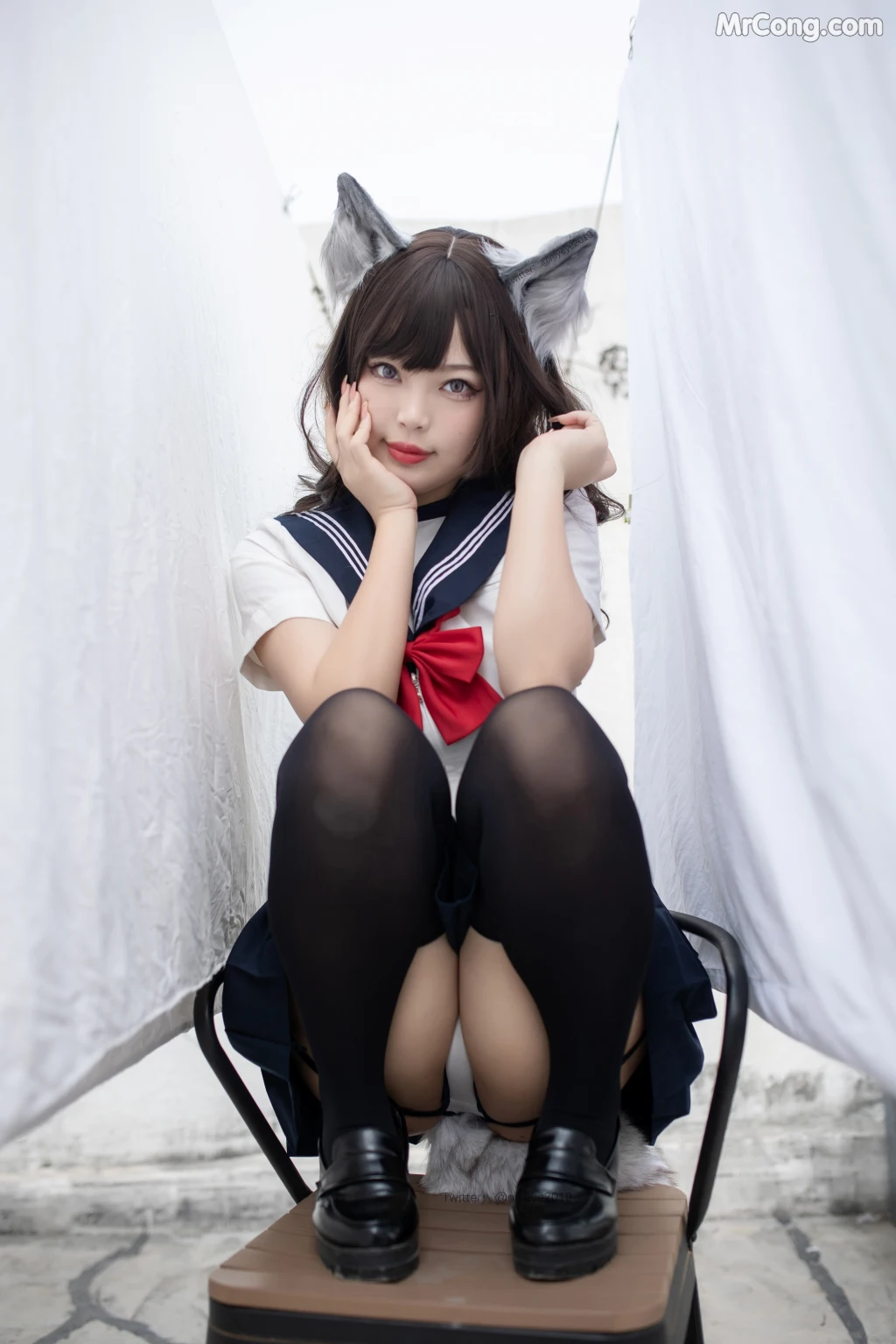 Coser@白烨 Vol.047: 魅惑狼姐姐-室外 (63 photos + 11 videos)
